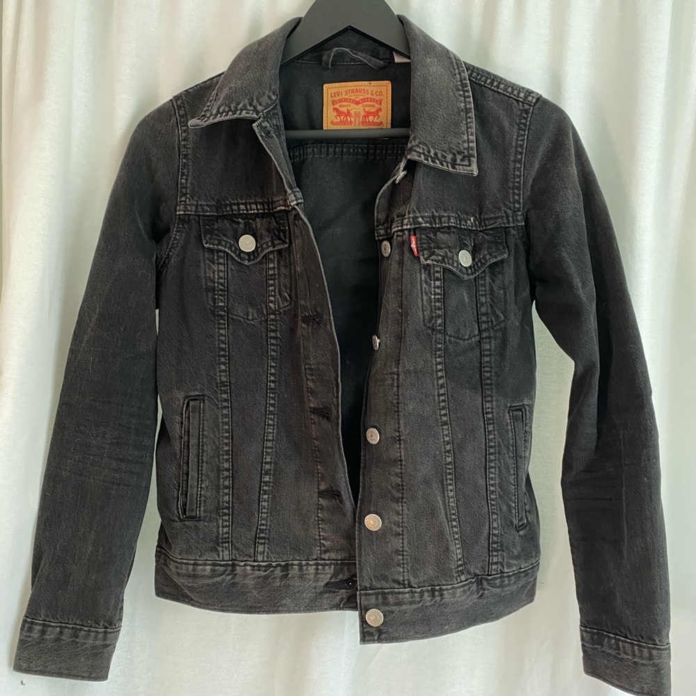XS Black Stretchy Denim Levi’s Jacket